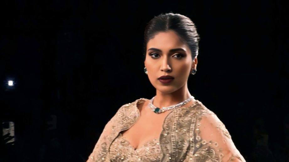 Bhumi Pednekar Stuns in a Royal Gold Co-Ord Lehenga Set 960534