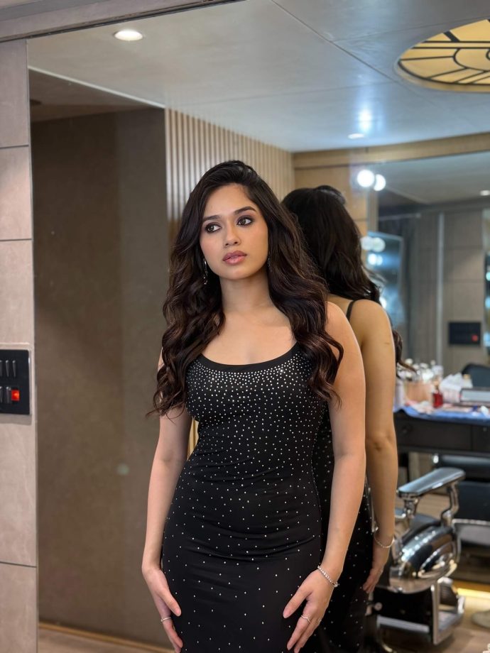 Black, Bold, and Badass – Jannat Zubair Rocks Hot Bodycon Glam 961305