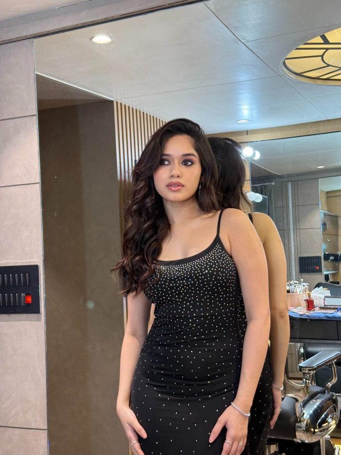 Black, Bold, and Badass – Jannat Zubair Rocks Hot Bodycon Glam 961307
