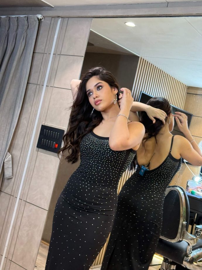 Black, Bold, and Badass – Jannat Zubair Rocks Hot Bodycon Glam 961304