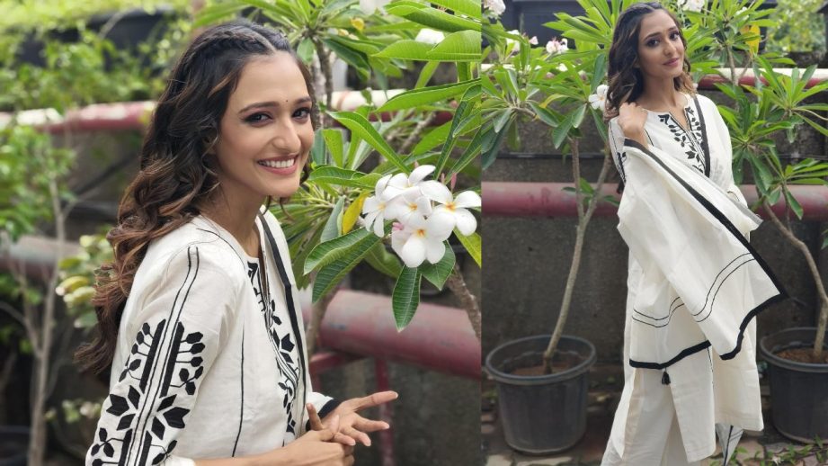 Chhoriyan Chali Gaon: Aishwarya Khare’s Graceful Style 961816