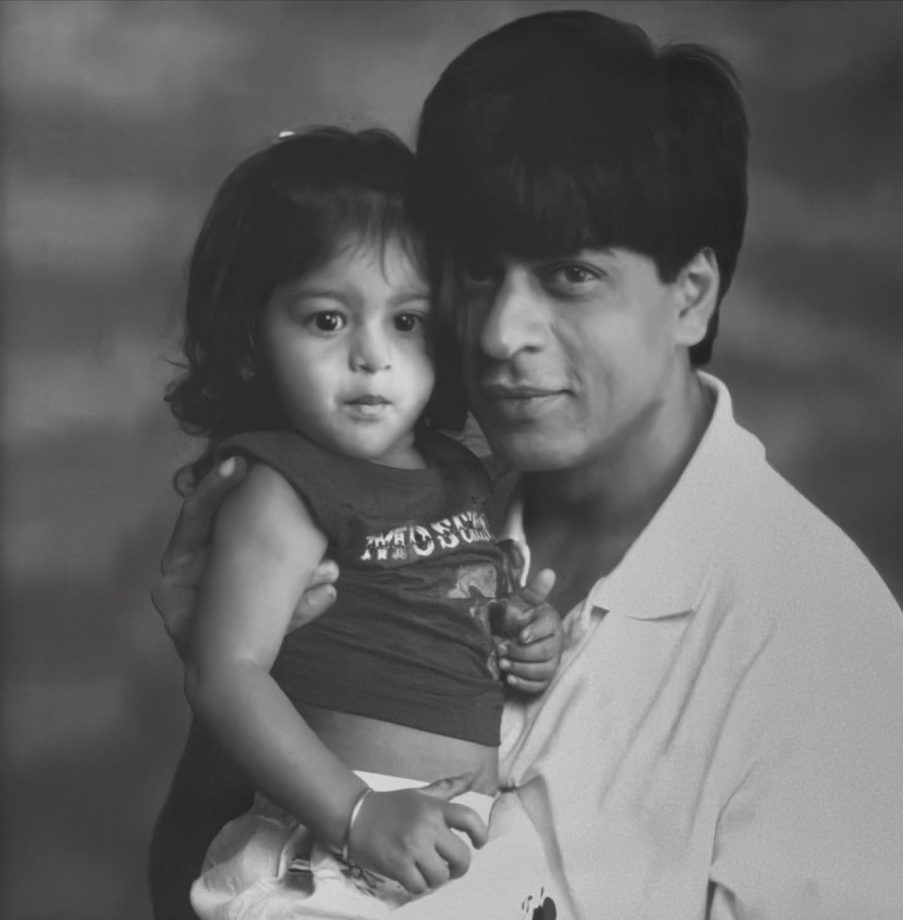 Family Pride: Gauri and Suhana Khan Celebrate SRK's National Award Win 960841