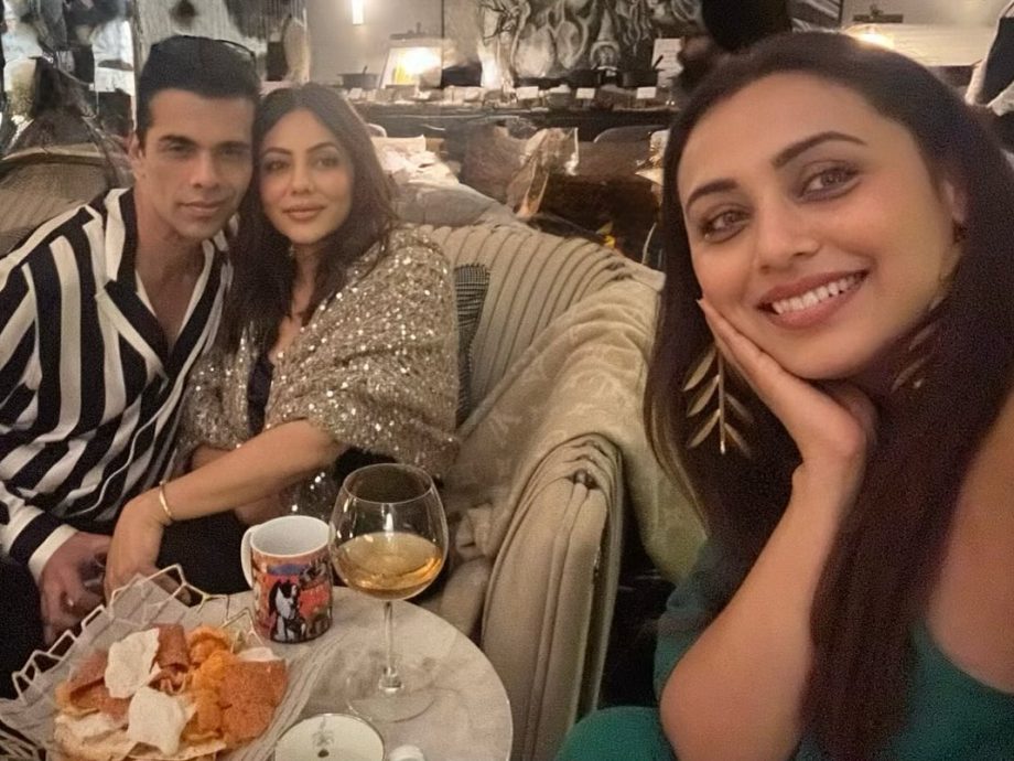 Family Pride: Gauri and Suhana Khan Celebrate SRK's National Award Win 960839