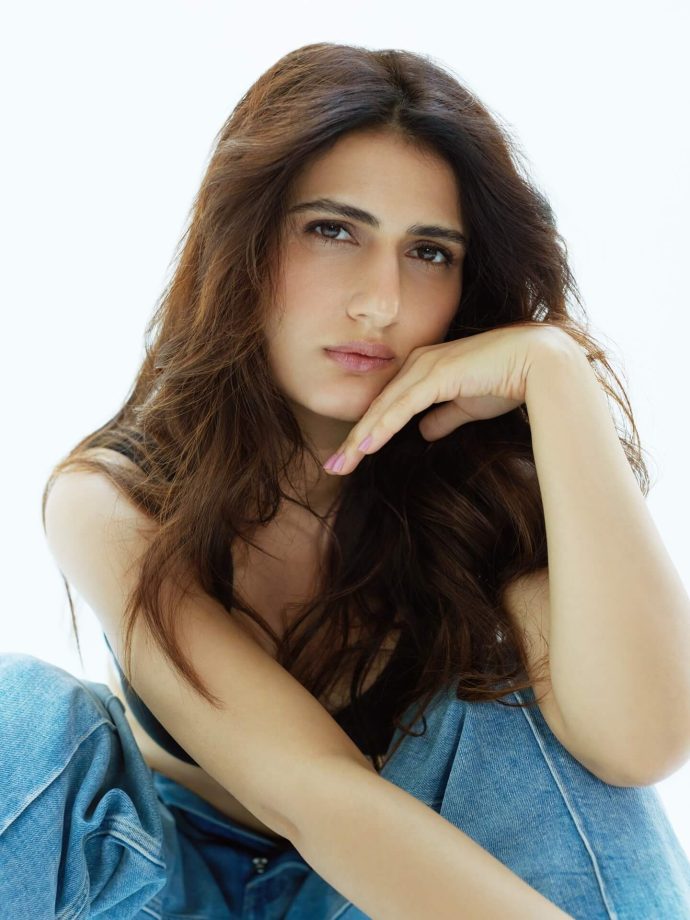 Fatima Sana Shaikh Serves Cool-Girl Energy in Sporty Calvin Klein and Denim Combo 960489