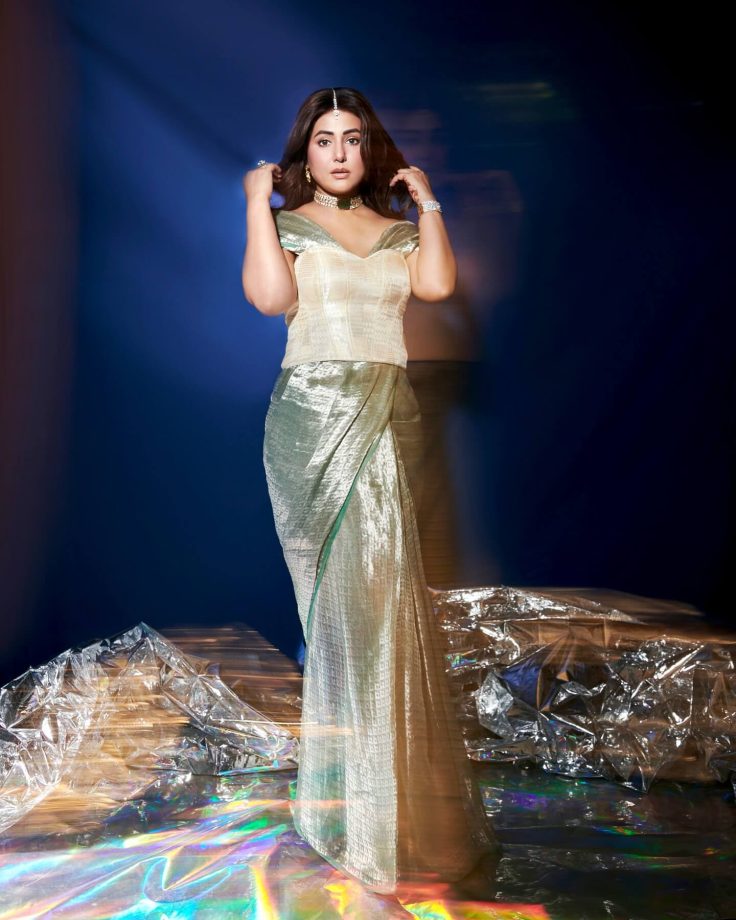 Hina Khan Dazzles in a Stylish Sage Green Saree and off-shoulder blouse 961862