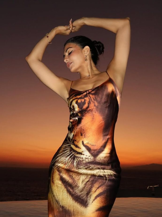 Jacqueline Fernandez Roars in Style with Fiery Tiger-Print Satin Slip Gown 963814