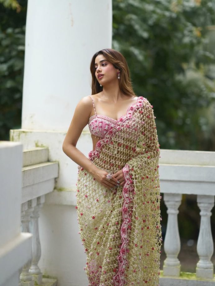Janhvi Kapoor Dazzles in Modern Saree for Param Sundari 962245