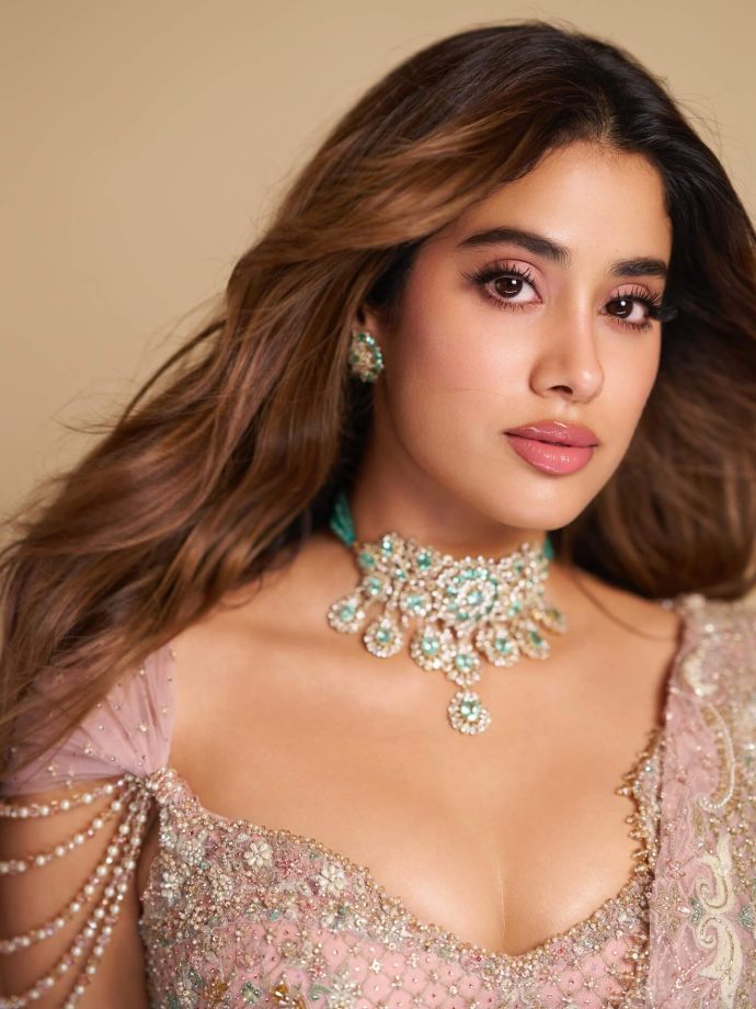 Janhvi Kapoor Radiates Royal Romance in Pastel Embellished Saree 960522