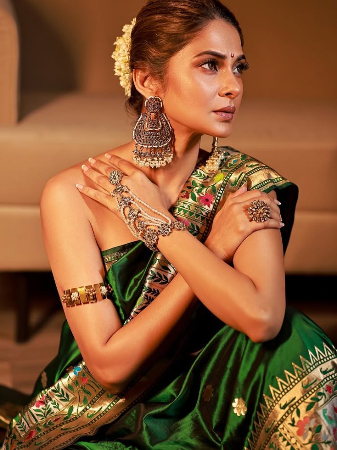 Jennifer Winget’s Traditional Look Wins Hearts 965228