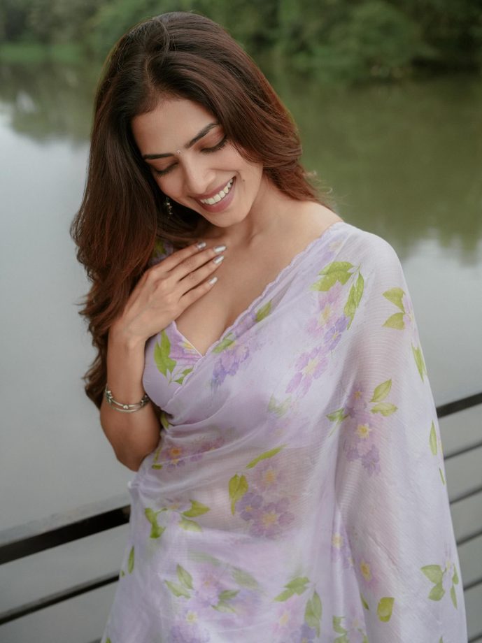 Malavika Mohanan, Janhvi Kapoor & Ananya Panday Dazzle In Sarees, Redefining Traditional Glamour 965508