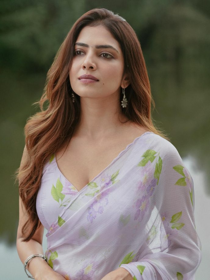 Malavika Mohanan, Janhvi Kapoor & Ananya Panday Dazzle In Sarees, Redefining Traditional Glamour 965498