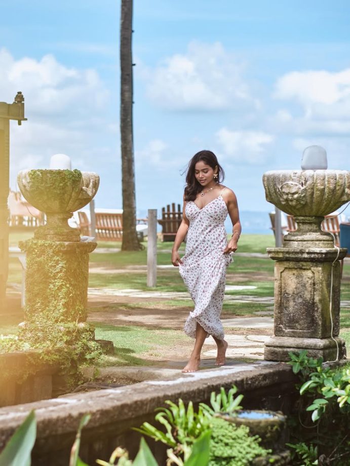 Manisha Rani Radiates in a Floral White Dress 964405