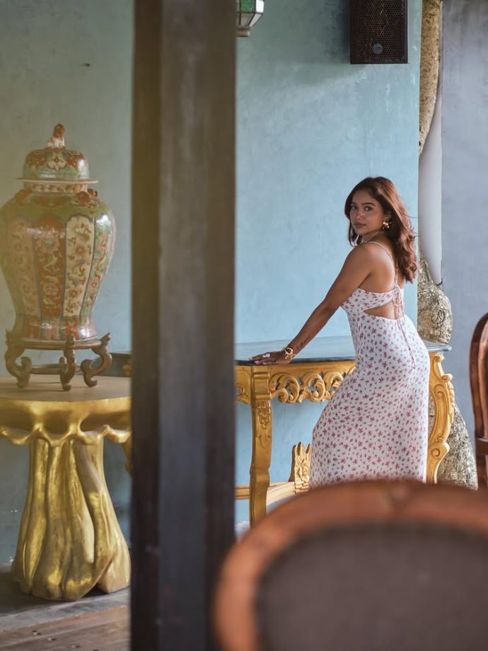 Manisha Rani Radiates in a Floral White Dress 964409