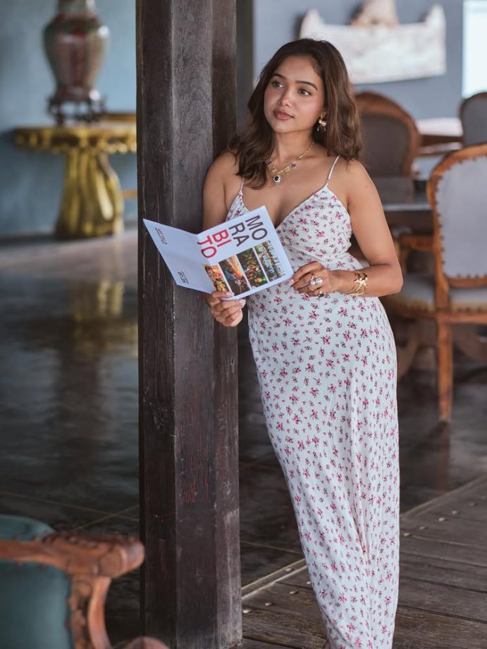 Manisha Rani Radiates in a Floral White Dress 964410