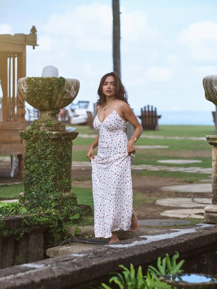 Manisha Rani Radiates in a Floral White Dress 964411