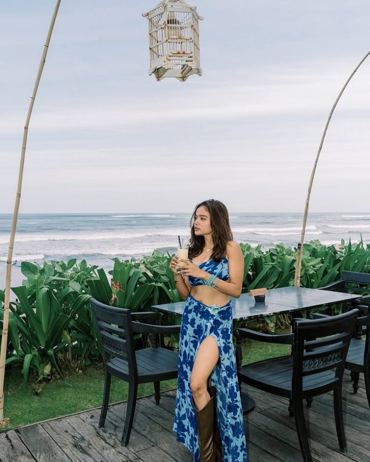 Manisha Rani’s Stunning Beach Outfits You Can’t Miss 964806