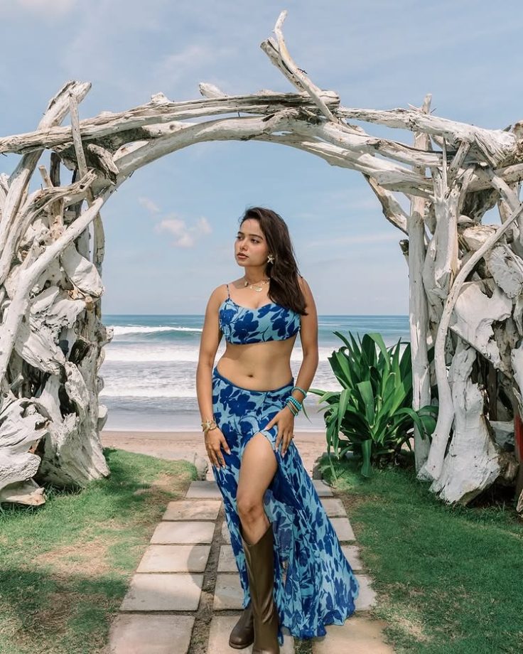 Manisha Rani’s Stunning Beach Outfits You Can’t Miss 964808