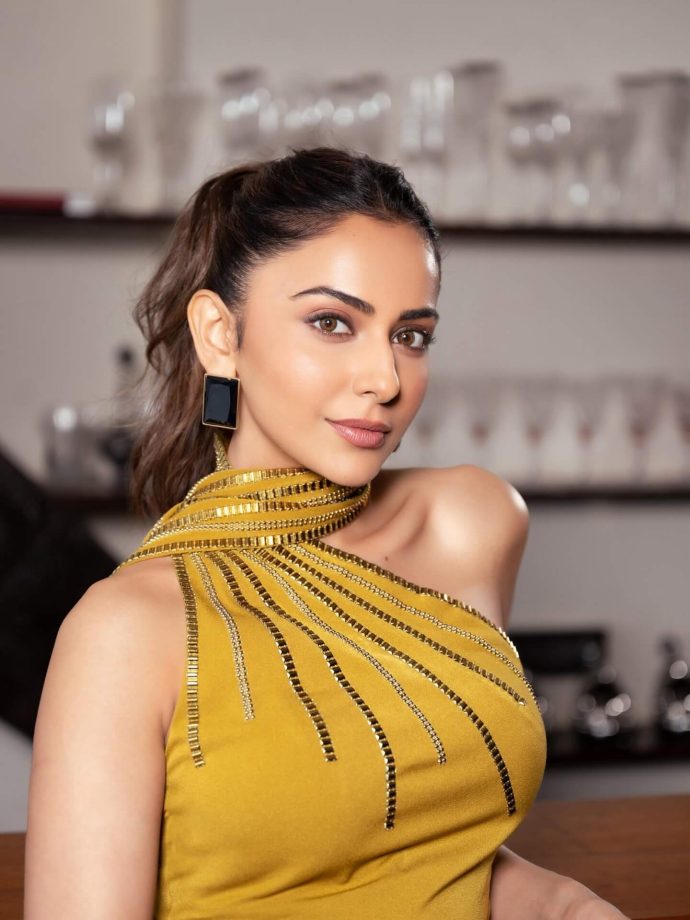 Mustard Magic Rakul Preet Singh’s One-Shoulder Glam 963168