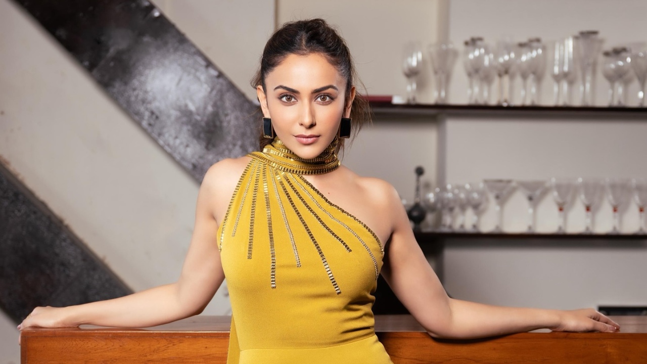 Mustard Magic Rakul Preet Singh’s One-Shoulder Glam 963167