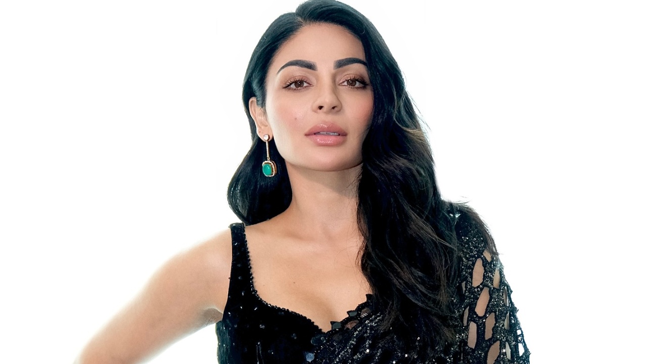 Neeru Bajwa Shines for Upcoming Punjabi Film 'Phaphey Kuttniyan' 962892