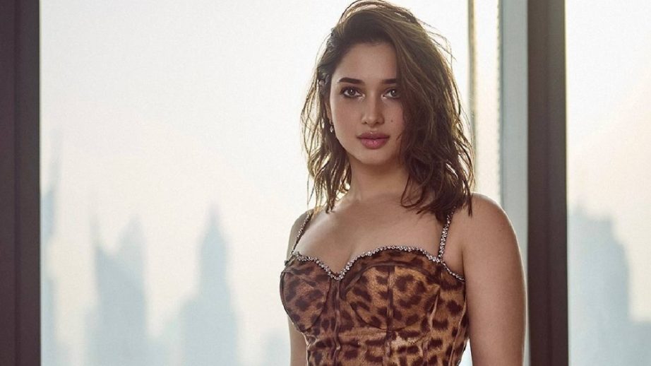 On the Road: Tamannaah Bhatia's Fashionable Travel Moment 961983
