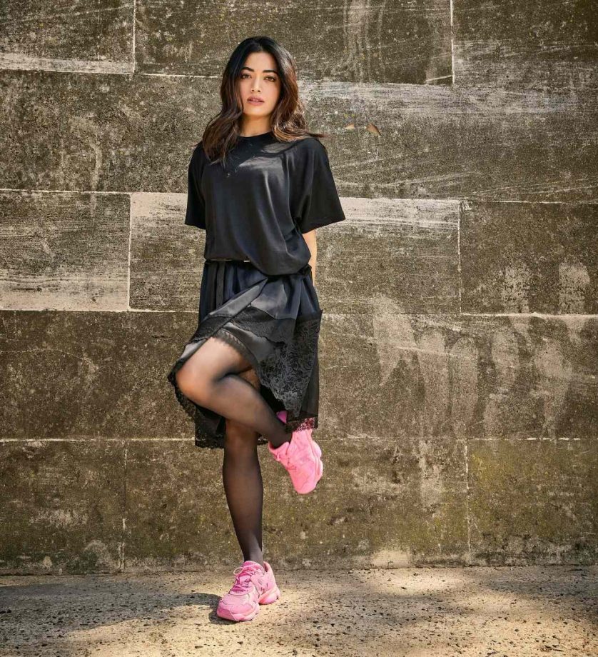 Rashmika Mandanna's Bold Street Style Shines in Paris 961553