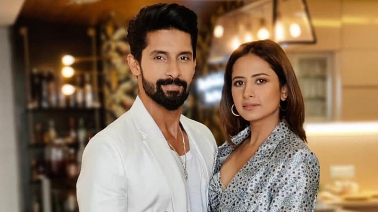 Ravi Dubey & Sargun Mehta Welcome Ganpati Into Their New Dream Home 'Suabhagya' 965126