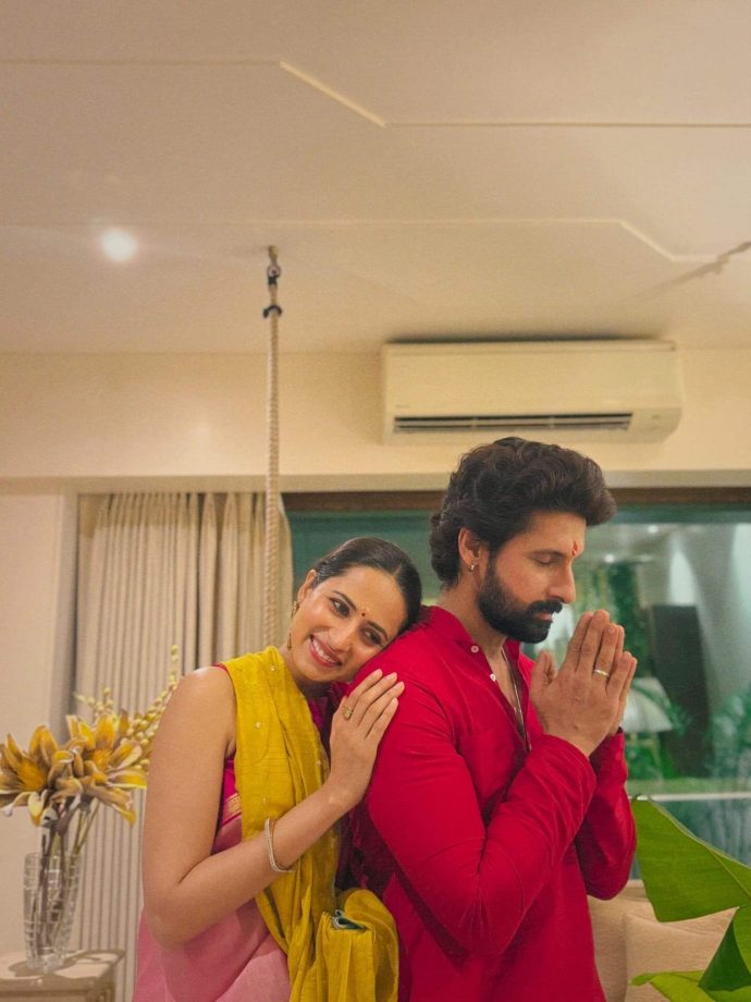 Ravie Dubey and Sargun Mehta welcome Ganpati Bappa in their new sea facing home! 965362