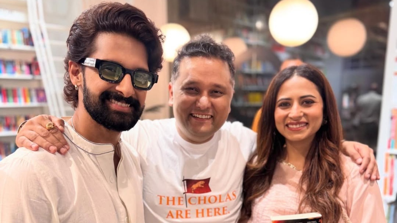 Ravie Dubey & Sargun Mehta Grace Amish Tripathi’s Book Launch of The Chola Tigers 965659