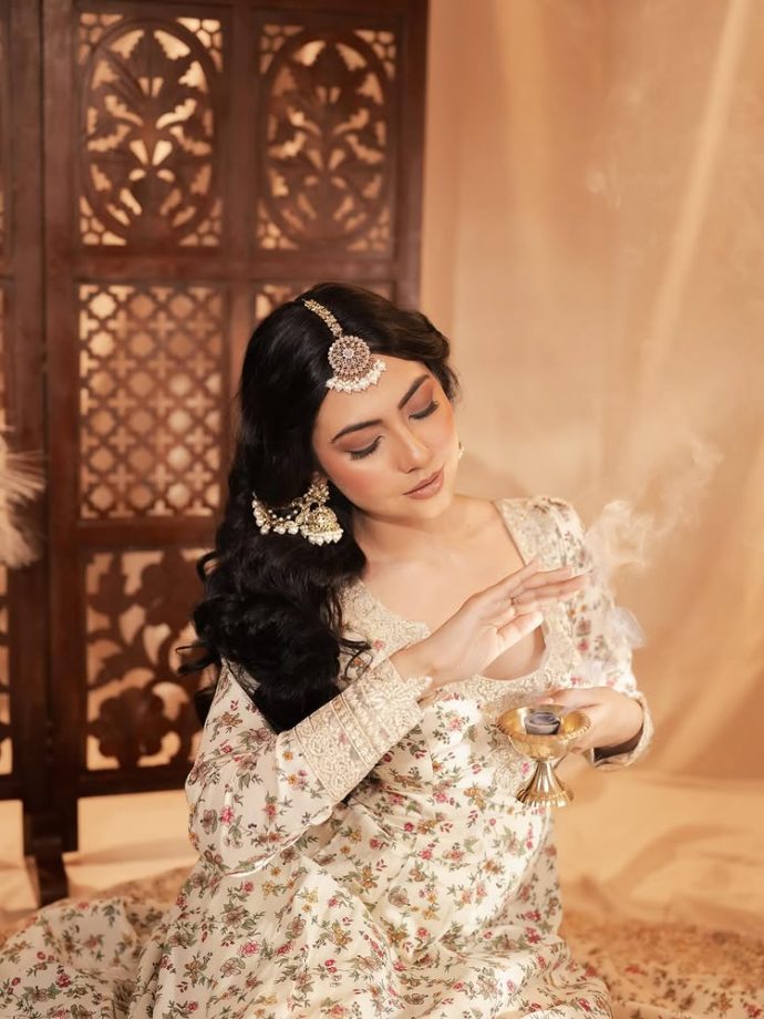 Reem Shaikh Glows in Ivory Floral Anarkali and Regal Pearl Jewels 963445