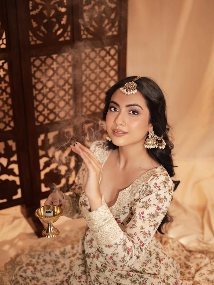 Reem Shaikh Glows in Ivory Floral Anarkali and Regal Pearl Jewels 963446