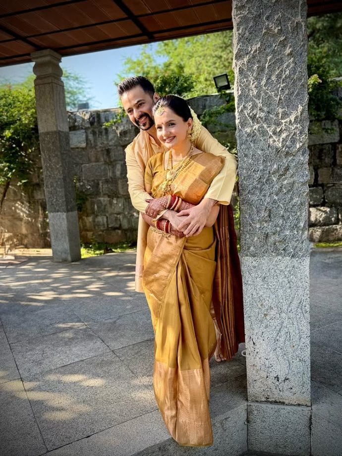 Saath Nibhaana Saathiya Fame Gia Manek Marries Actor Varunn Jain, Drops Adorable Wedding Pics 963991