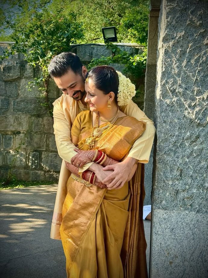 Saath Nibhaana Saathiya Fame Gia Manek Marries Actor Varunn Jain, Drops Adorable Wedding Pics 963992