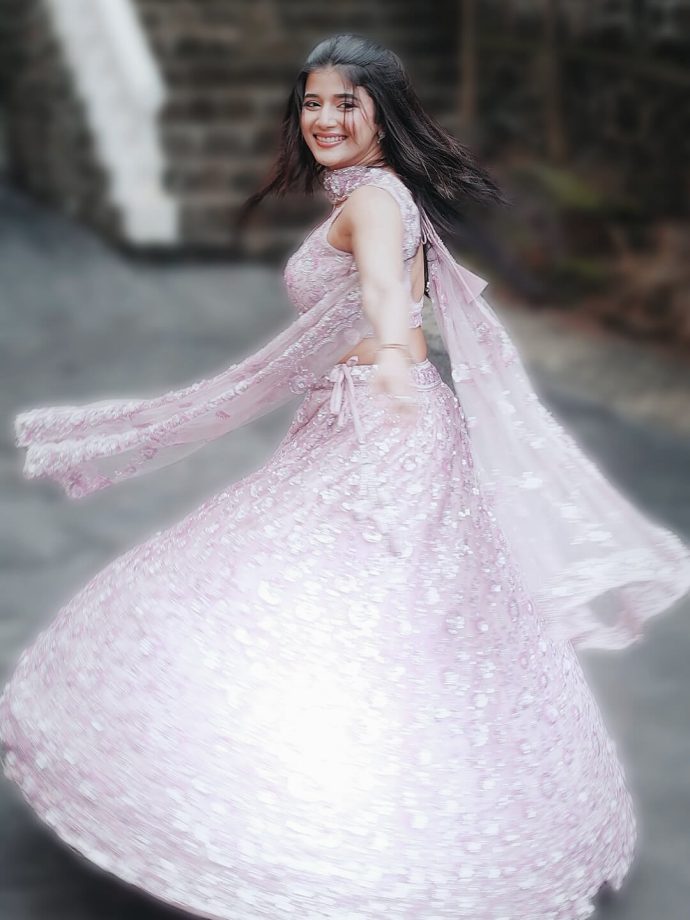 Samridhii Shukla Shines in Stunning Traditional Outfit 961539