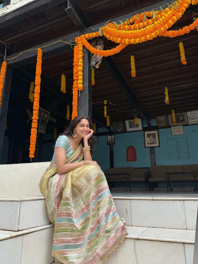 Sharvari Wagh’s Traditional Charm in a Striped Saree 965540