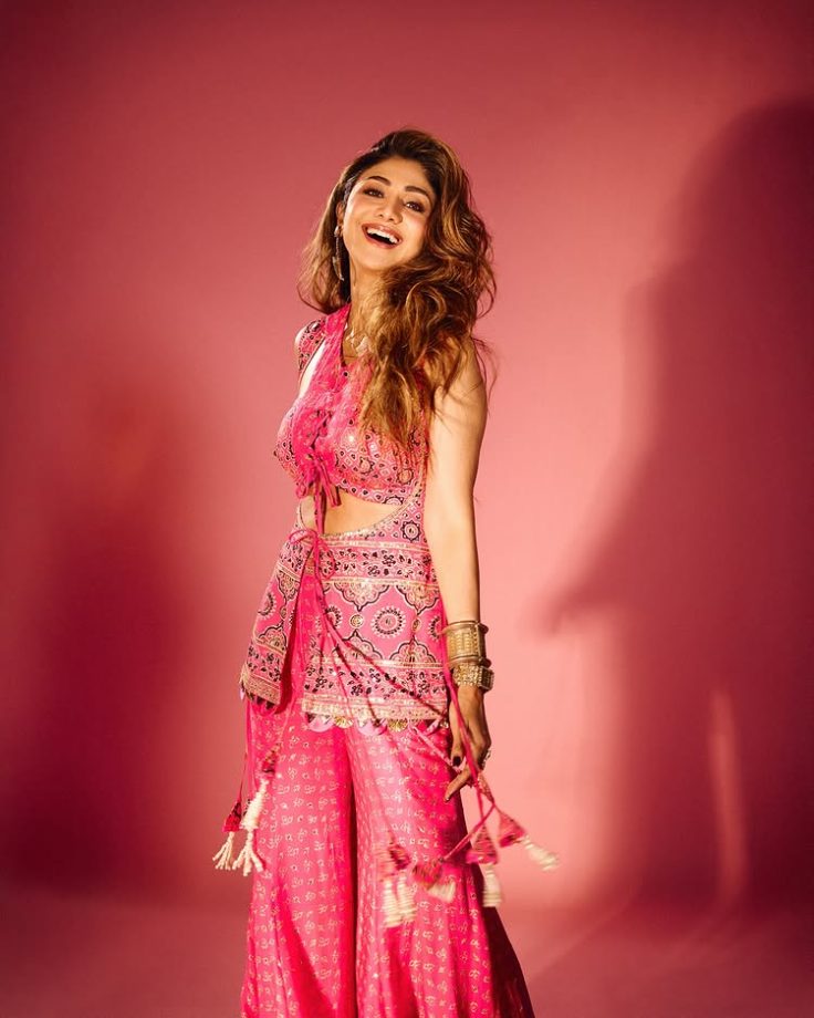 Shilpa Shetty Spreads Festive Glam in a Vibrant Pink Embellished Co-ord Set 964389