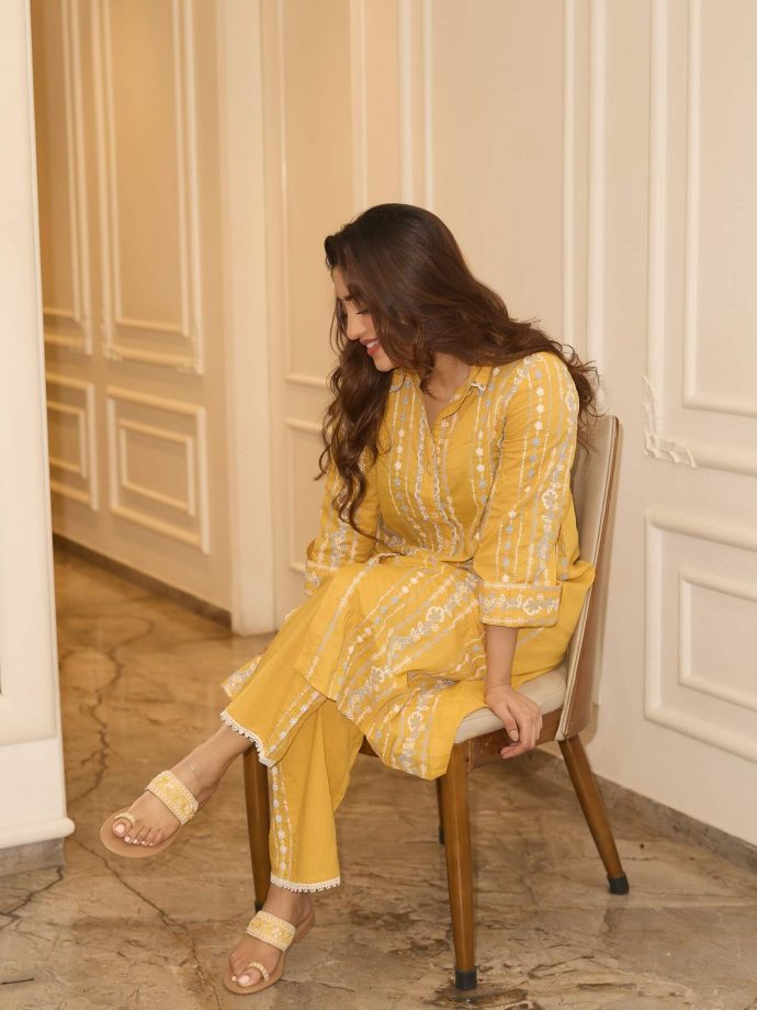 Shivangi Joshi Channels BALH4 'Bhagyashree' Vibes In Yellow Co-ord Kurta Set - See Pics 964119