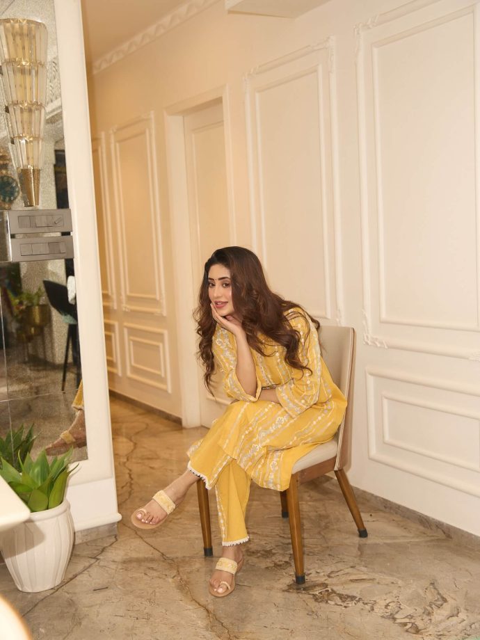 Shivangi Joshi Channels BALH4 'Bhagyashree' Vibes In Yellow Co-ord Kurta Set - See Pics 964123