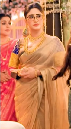 Shivangi Joshi’s Stunning Blouse Styles in Bade Achhe Lagte Hain S4 Are Redefining Traditional Glam 960382