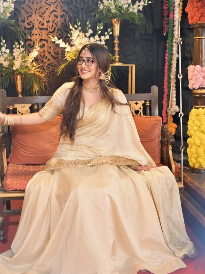 Shivangi Joshi’s Stunning Blouse Styles in Bade Achhe Lagte Hain S4 Are Redefining Traditional Glam 960372