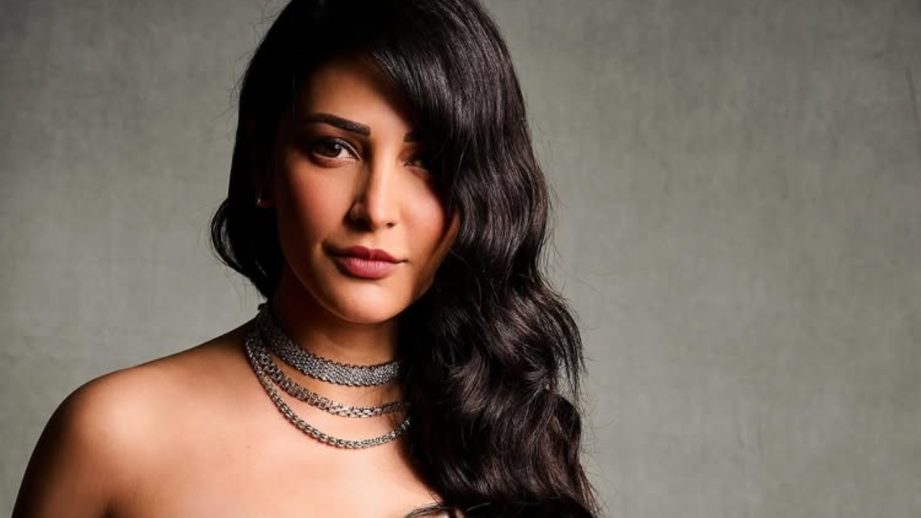 Shruti Haasan Brings Drama in Black with Frill Finish 964393