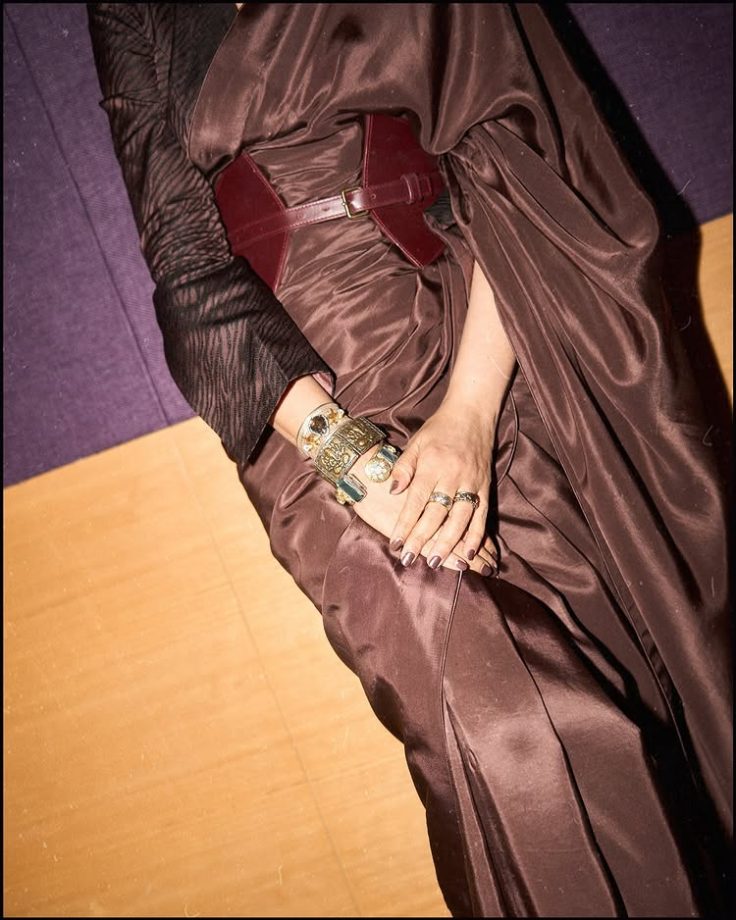 Sonali Bendre Brings Earthy Elegance in a Brown Saree 962295