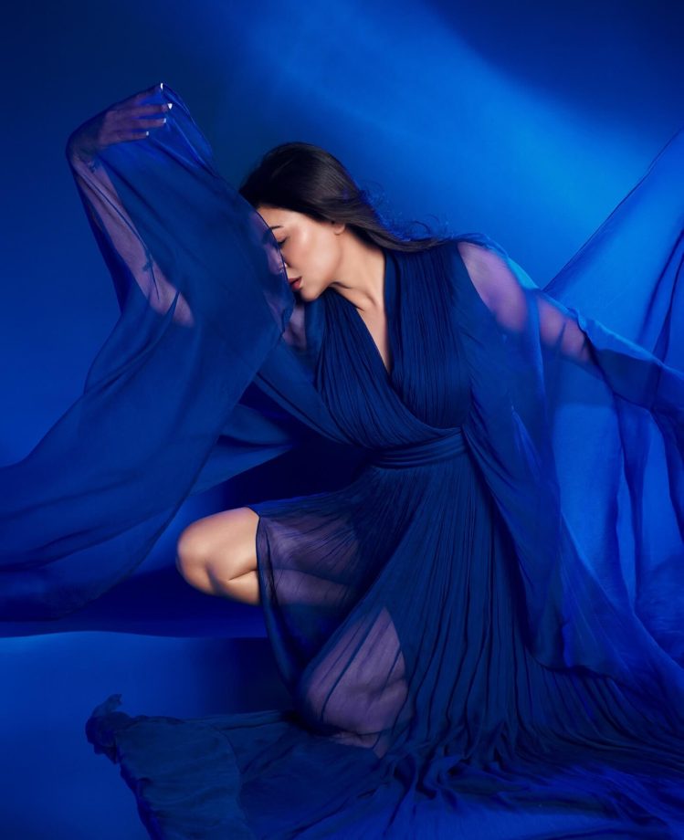 Sushmita Sen’s Flowing Blue Moment 963323
