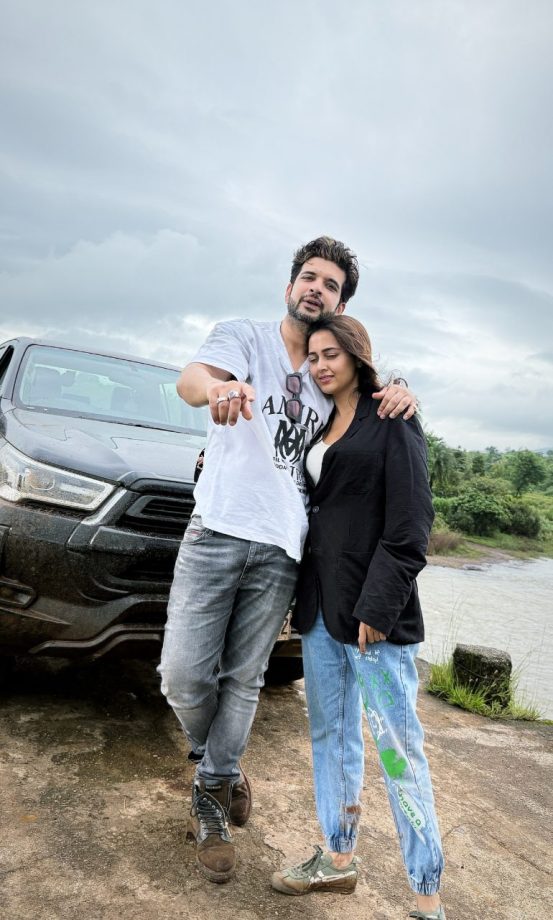 Thrilling Off-Road Escapade: Karan Kundrra and Tejasswi Prakash in Lonavala 960872