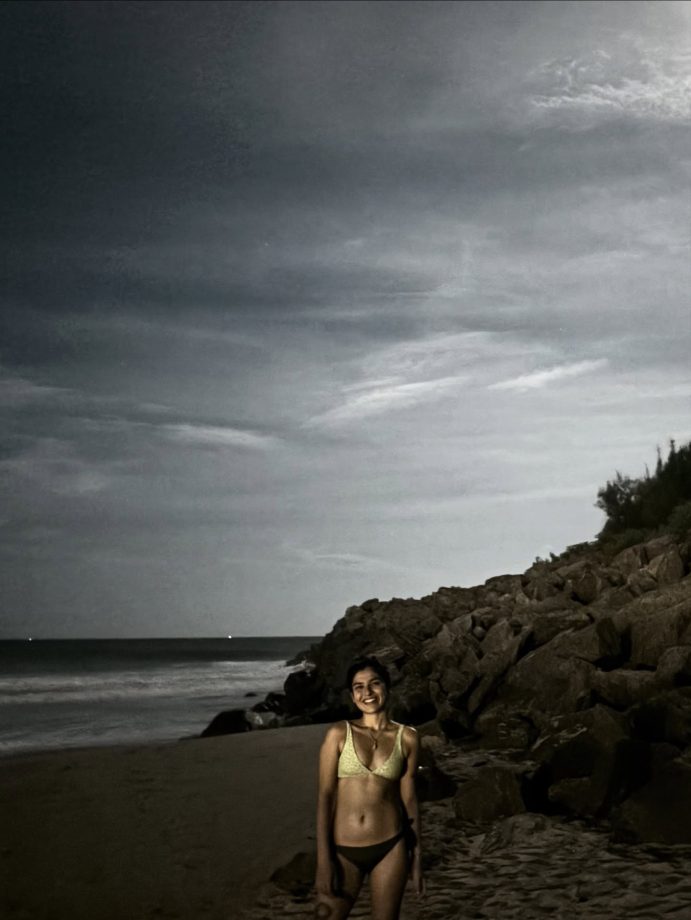 TMKOC actress Sonu Shines in Bikini While Enjoying Moonlit Beach Vibes 961807
