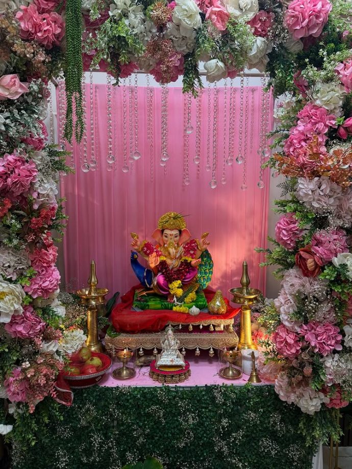 TV Celebs Celebrate Ganesh Chaturthi 2025 with Grandeur and Devotion 965199
