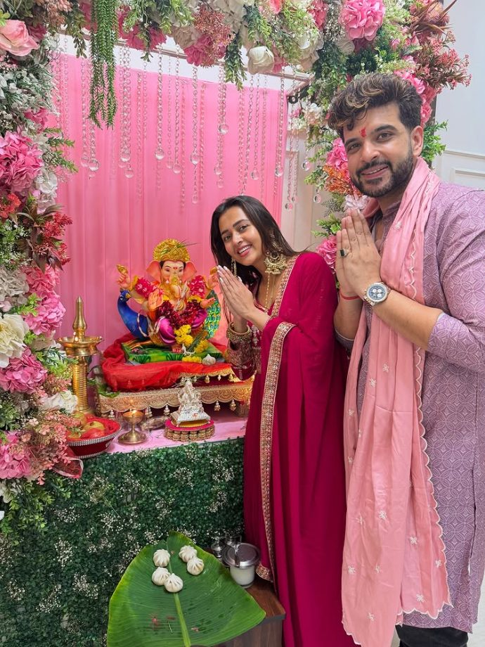 TV Celebs Celebrate Ganesh Chaturthi 2025 with Grandeur and Devotion 965200