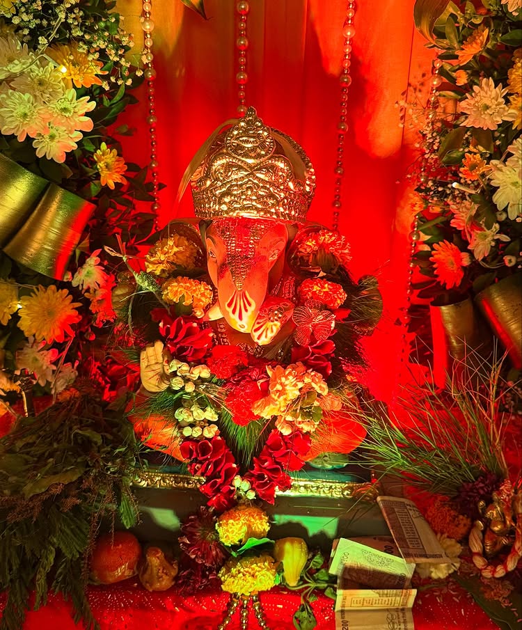 TV Celebs Celebrate Ganesh Chaturthi 2025 with Grandeur and Devotion 965216