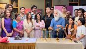 Wagle Ki Duniya Cast Bids Farewell To The Show With Small Celebration, JD Majethia Gets Emotional 960427