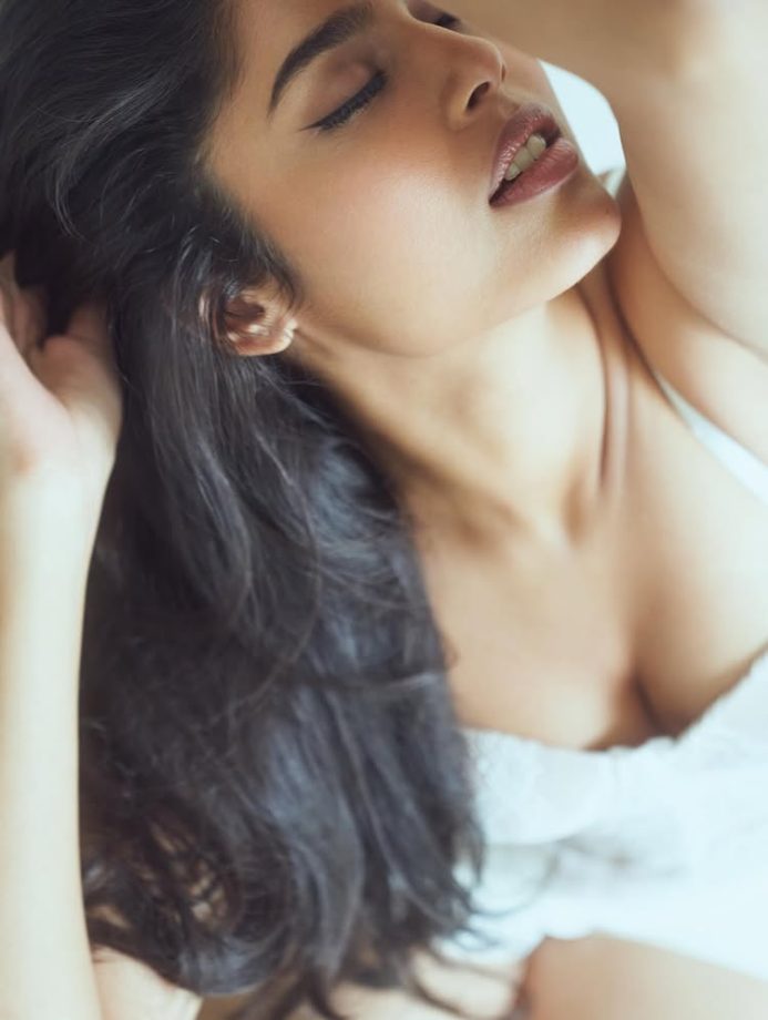 Woke Up Like This? The Truth Behind Faria Abdullah Look 962646